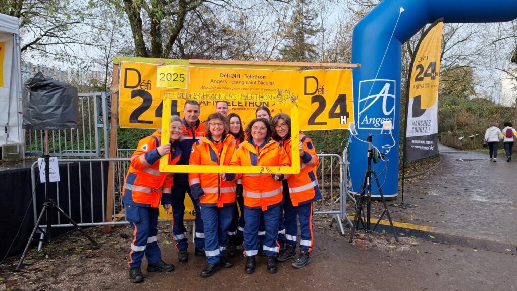 Bénévoles et poste de secours Protection Civile participant au défi 24h Téléthon Maine-et-Loire